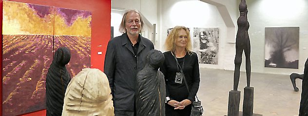 Manfred Josef Neuhäuser und Barbara Magdalena Neuhäuser stellen derzeit ihre Werke in der Kunsthalle in Arnstadt aus. Foto: Marco Schmidt