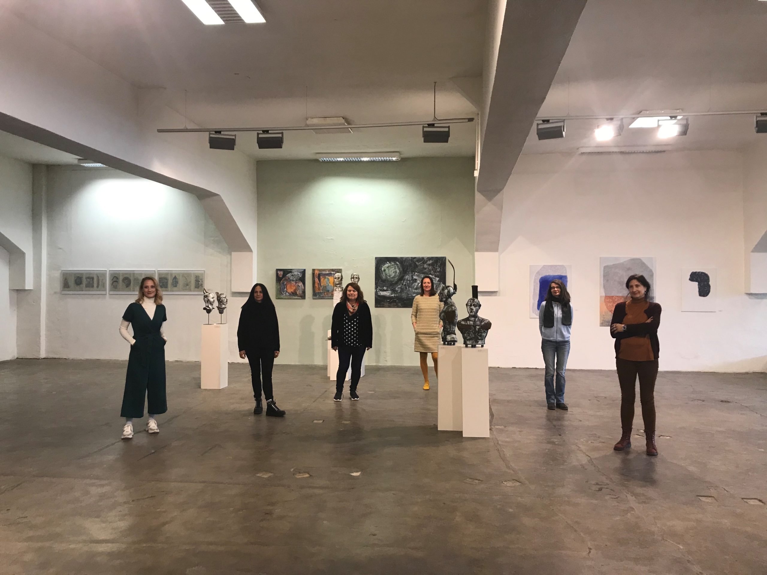 Ausstellung „WEIBS_BILDER 2.0“ steht!